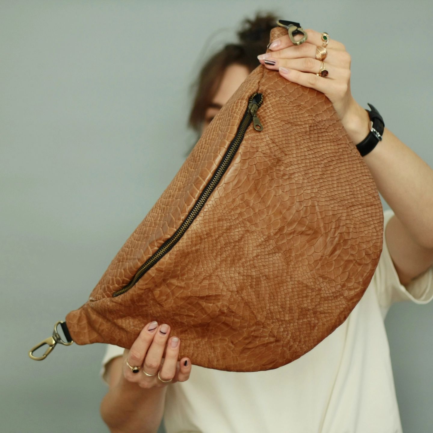 7814 Pecan Leather nerka anacomito detal.png