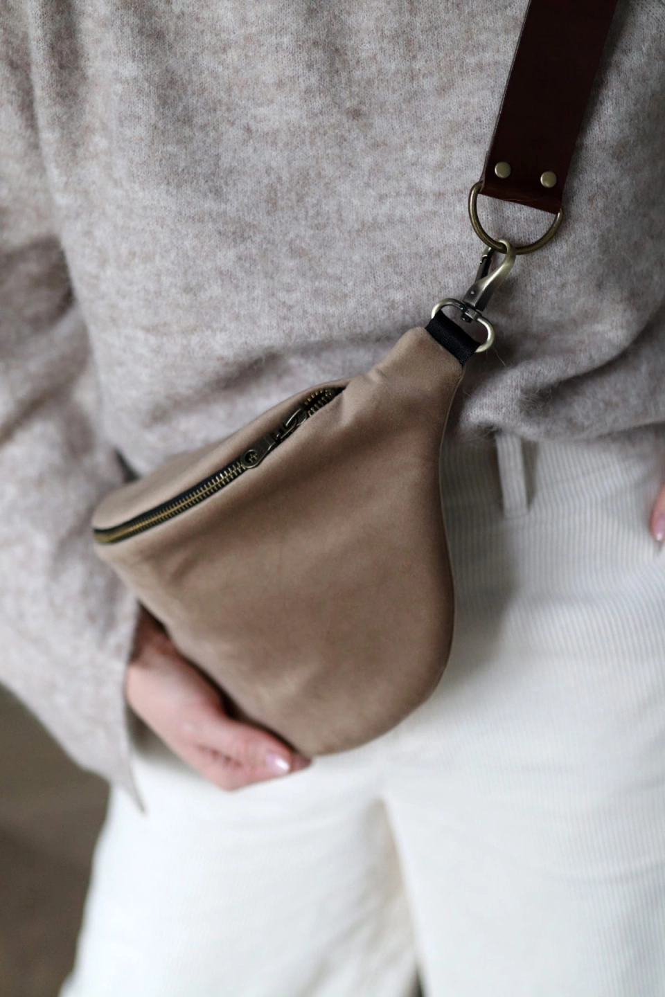velvet perfect beige IMG_9344.jpg