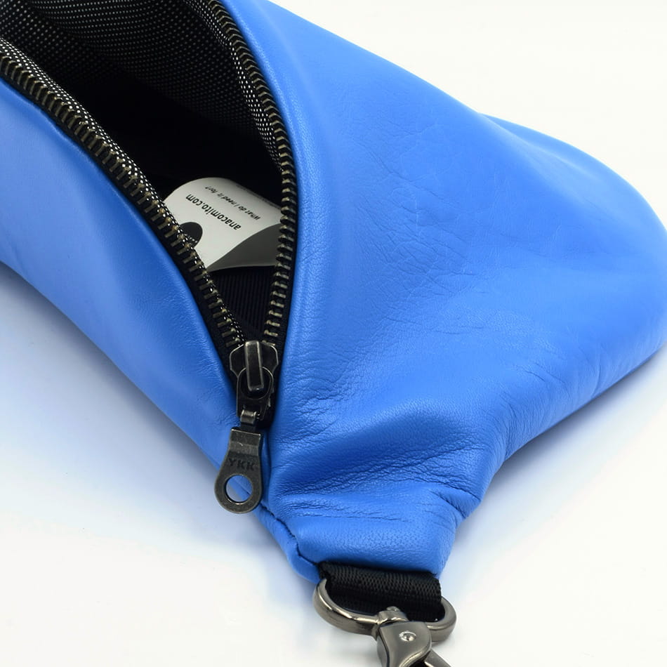 leather Real Blue detal.jpg