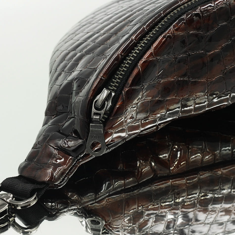 nerka leather croco laque detal.jpg