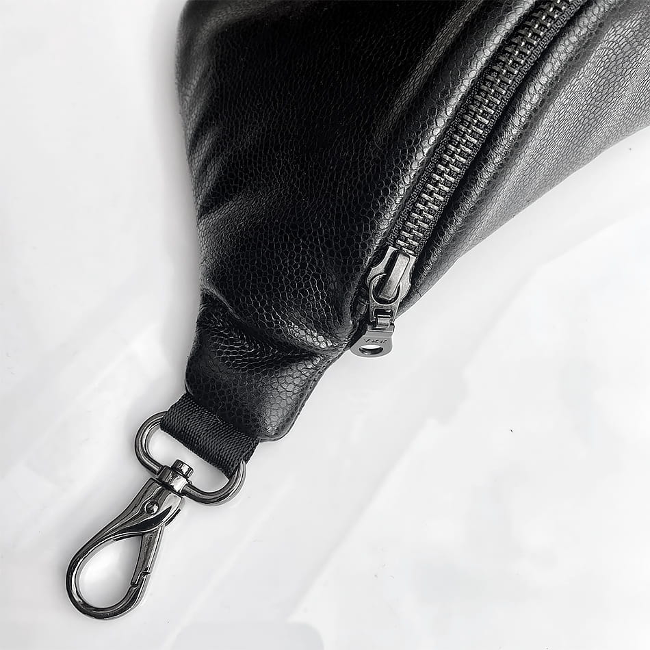 leather black groszek detal.jpg