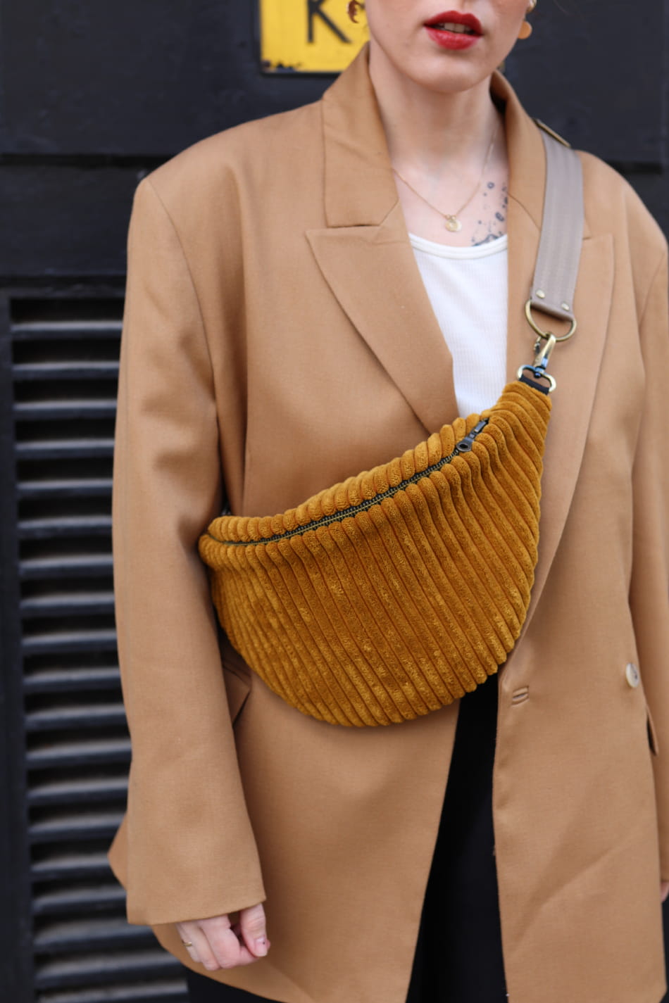 Anacomito NERKA - Corduroy Cumin - midi zoom.jpg