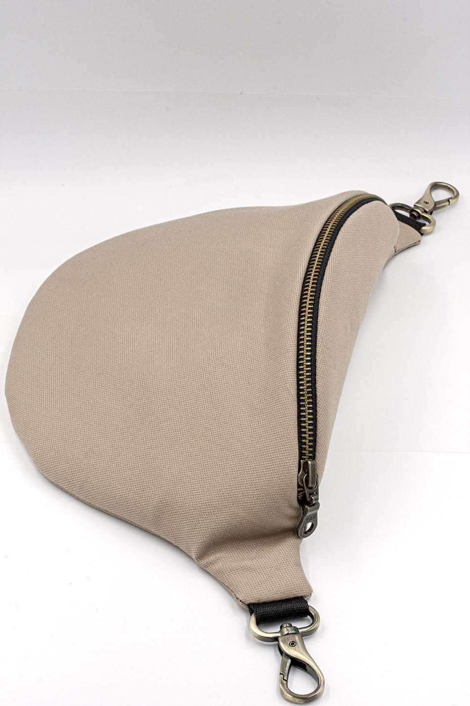 Dizzy_Beige_nerka_Anacomito_5.jpg