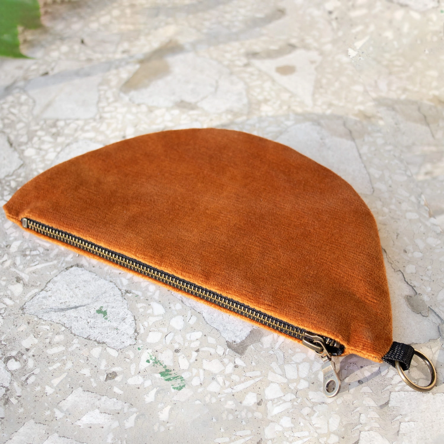 kosmetyczka welurowa ruda.jpg
