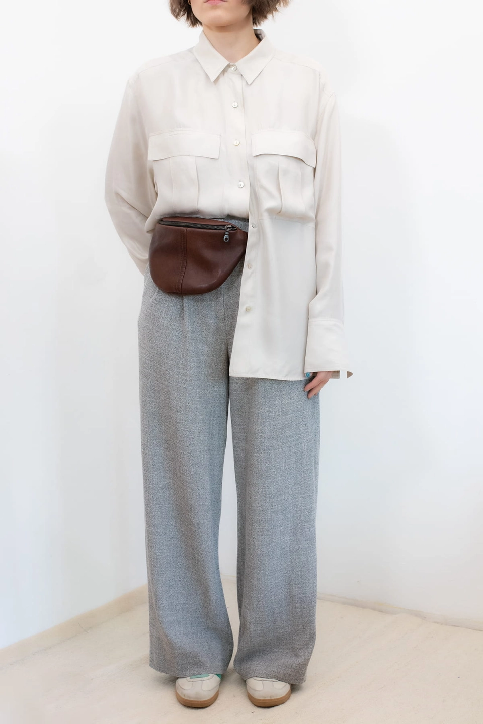 nerka rec Brown Stitch standard na biodrach