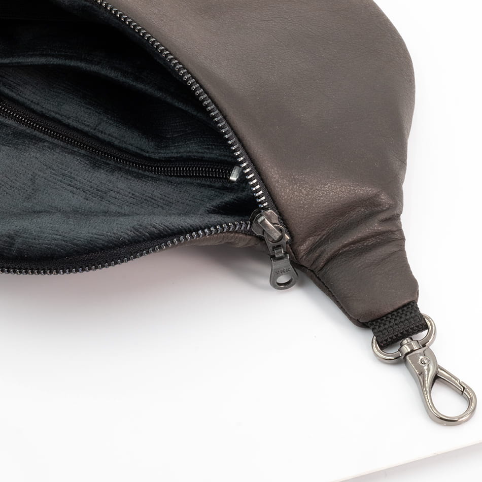 rec nerka skórzana midi brąz detal.jpg