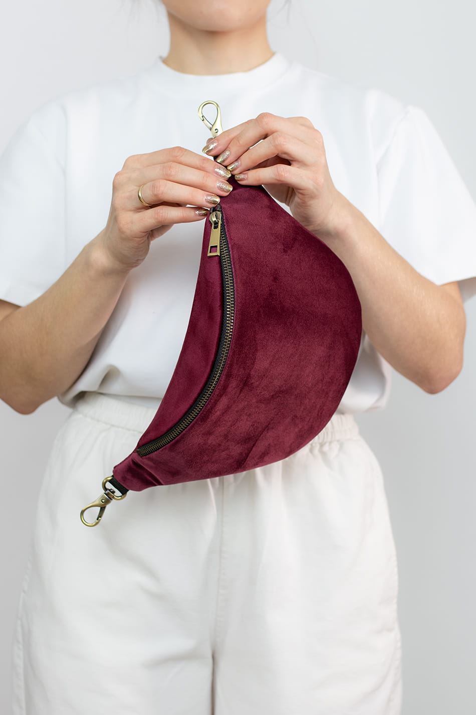 aksamitna bordo jaga detal.jpg