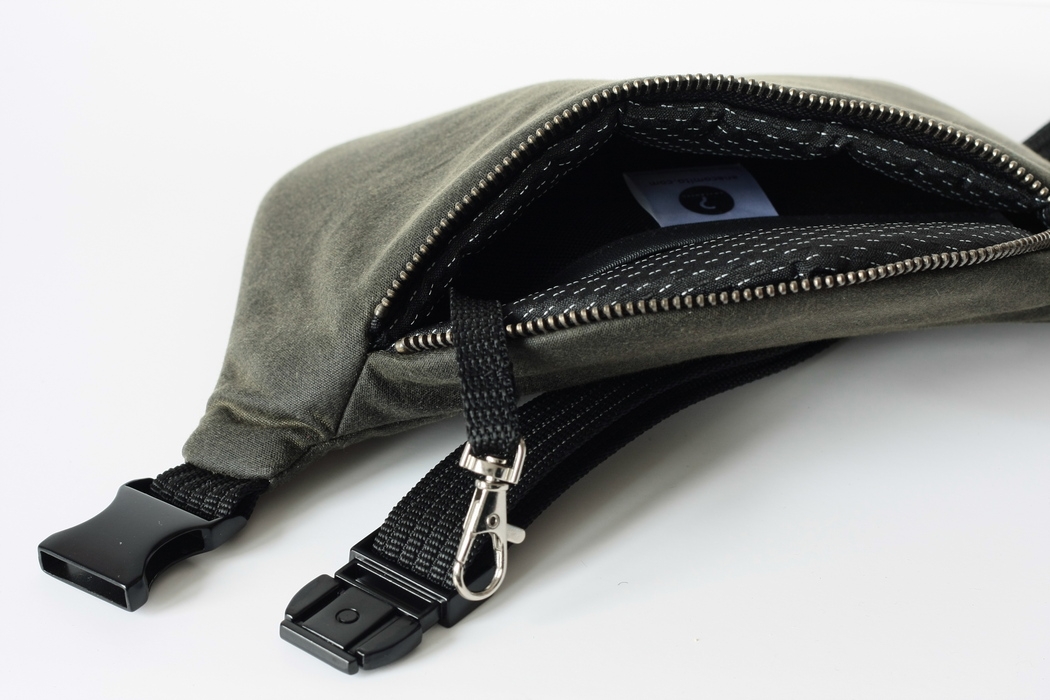 wax khaki men detal