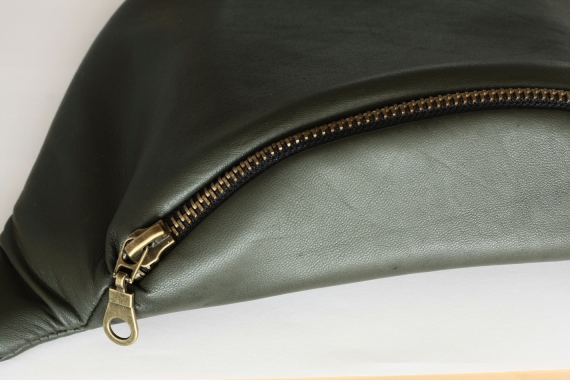 leather-green-dark-standard-detal