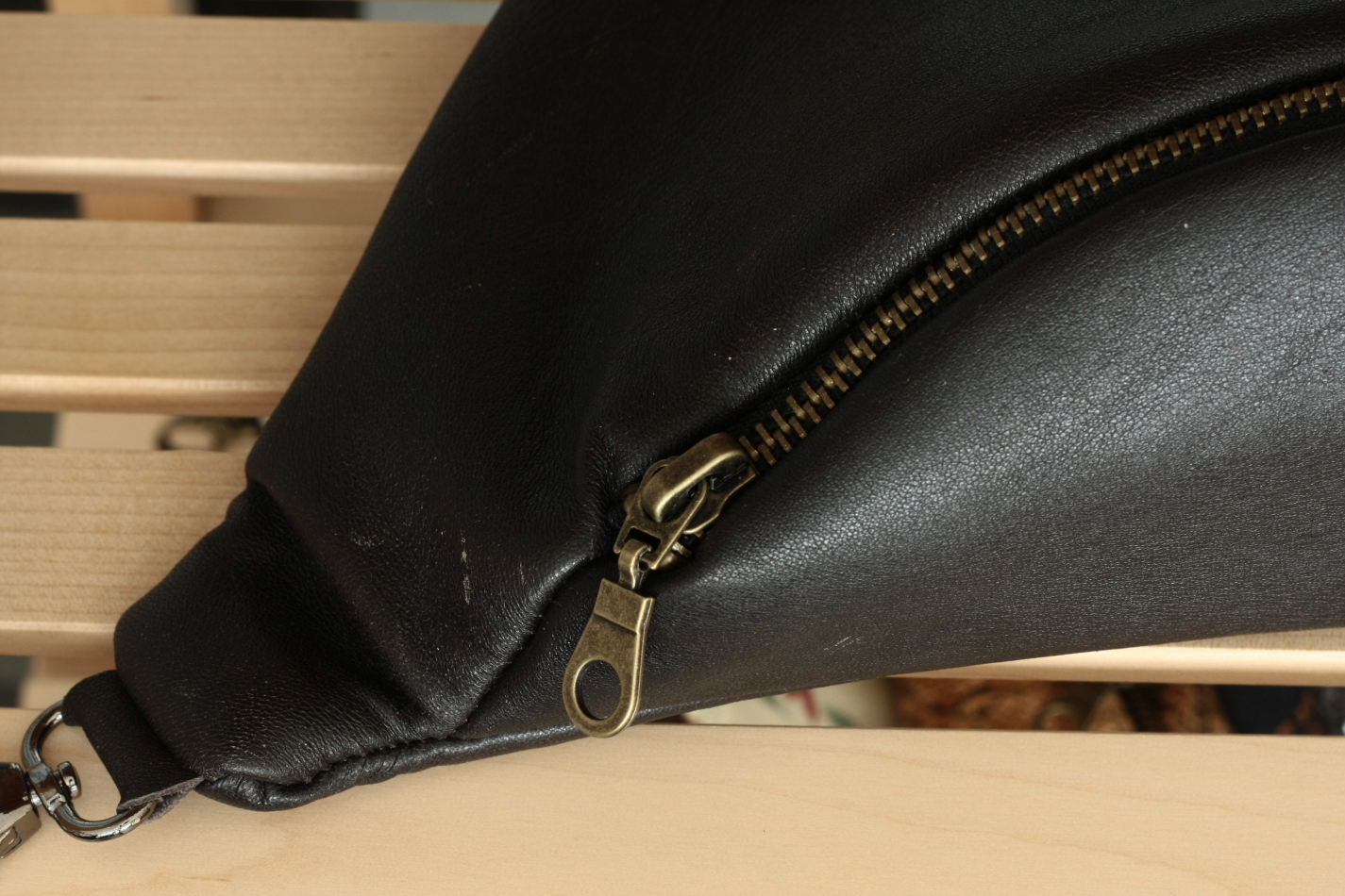 leather-mocca-brown-maxi det
