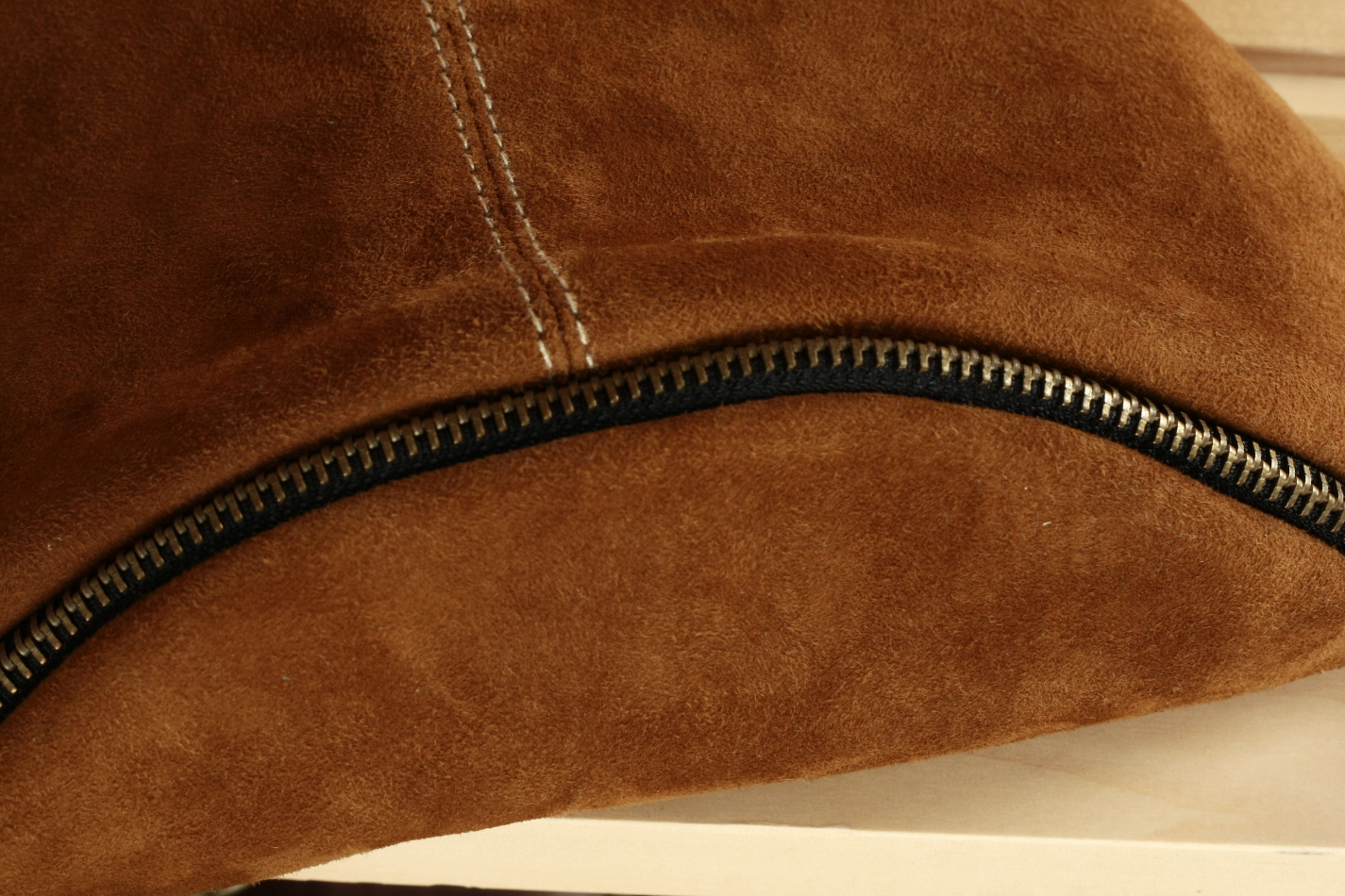 cuede-karmel-stitch-midi-detal